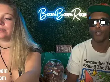 Stripchat Sex Cam of boomboomr00m