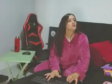 Stripchat Free Porn Cam of Noamartin_