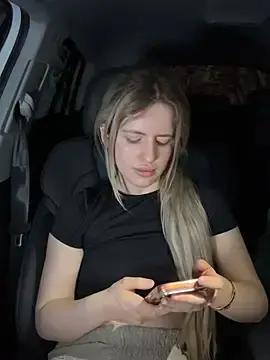 Stripchat Free Live Porn of Holly-Glamour