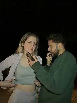 Stripchat Live Sex Cam of Holly-Glamour