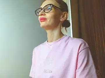 Stripchat Free Porn Cam of Lady_Sunshine_