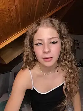 Stripchat Free Porn Cam of MilaRoseee