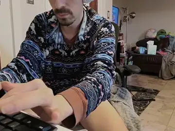 Stripchat Sex Cam of tallnerdyguy