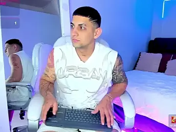 Stripchat Nude Webcam of Alex_cute77