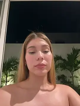 Stripchat Live Sex Cam of Nikii__