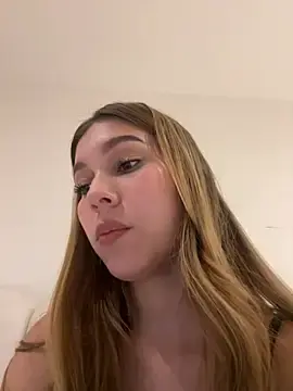 Stripchat Live Sex Cam of Nikii__
