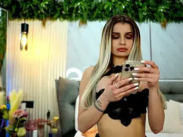 Stripchat Adult Webcam of MiaCharm