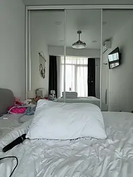 Stripchat Live Sex Cam of LuisaBecker