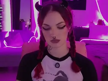 Stripchat Sex Cam of BratzieDarsie