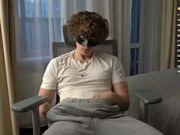 Stripchat Sex Cam of BumBuster69