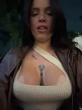 Stripchat Sex Cam of Rafaellaz