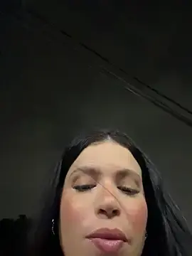 Stripchat Live Sex Cam of Rafaellaz
