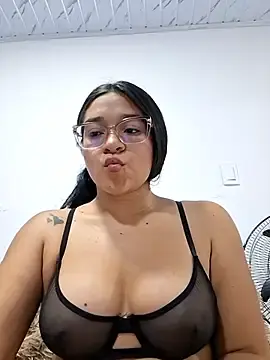 Stripchat Free Live Porn of -VICKKY