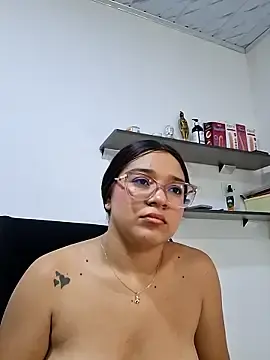Stripchat Adult Webcam of -VICKKY