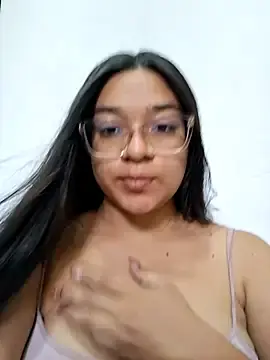 Stripchat Live Porn of -VICKKY