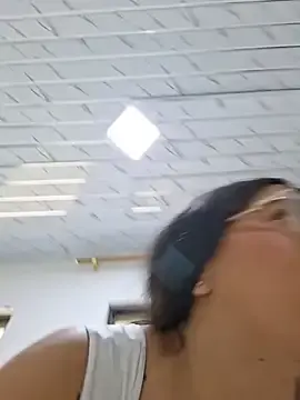 Stripchat Live Porn of -VICKKY