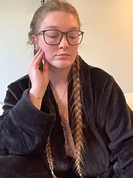 Stripchat Free Live Porn of PussiesnCream_