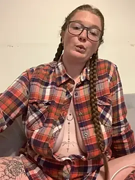 Stripchat Sex Chat of PussiesnCream_