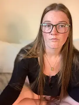 Stripchat Live Sex Cam of PussiesnCream_