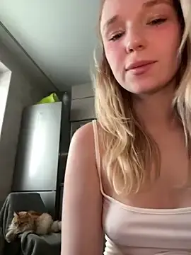 Stripchat Live Sex of RollDollsi