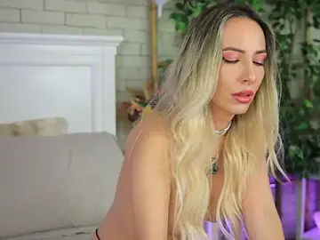 Stripchat Watch Live Sex Cams of EmillyBronte