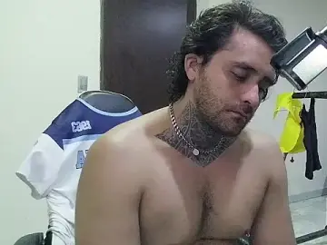 Stripchat Live Sex Cam of aronmiller404