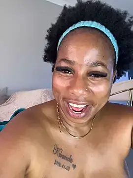 Stripchat Free Live Porn of CurvyDesire1