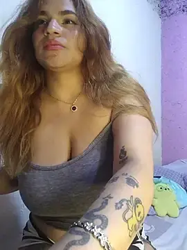 Stripchat Live Sex Cam of SexyFriends_