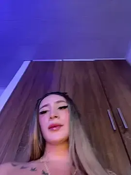 Stripchat Live Sex Cam of bunny_bicht