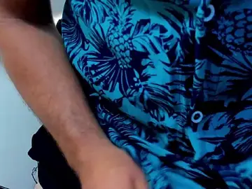 Stripchat Live Sex Cam of AndrewDiaz
