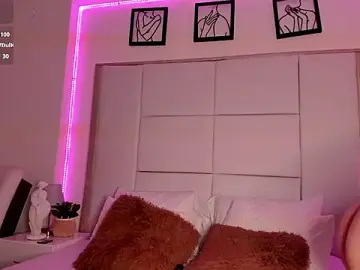 Stripchat Live Sex Cam of Agatha_Atenea11
