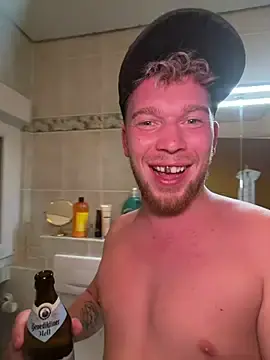 Stripchat Free Porn Cam of NickyGold_Official