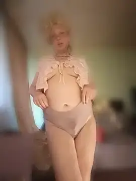 Stripchat Free Porn Cam of TsPostophere