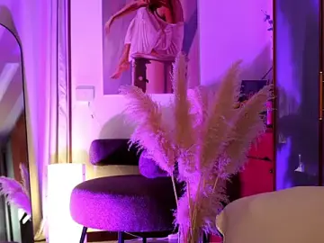 Stripchat Live Sex Cam of ItalianGirl