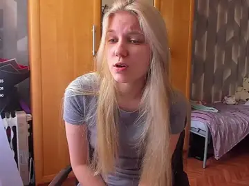 Stripchat Watch Live Sex Cams of Tiny_Kiss