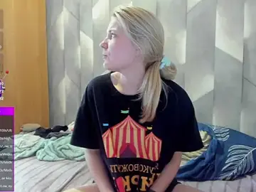 Stripchat Adult Video Chat of Tiny_Kiss