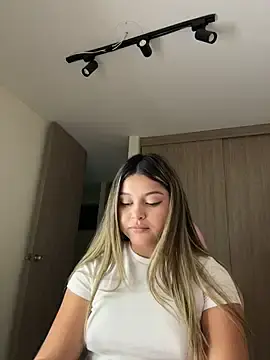 Stripchat Best Webcam of lunablossom_