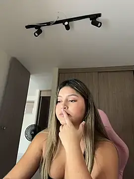 Stripchat Live Sex of lunablossom_