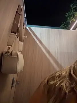 Stripchat Best live sex cam show of lunablossom_