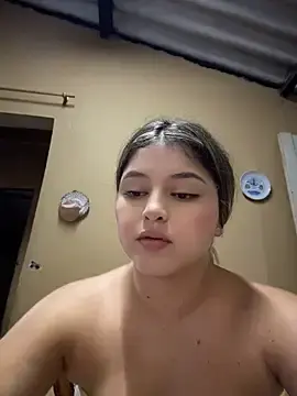 Stripchat Live Porn of lunablossom_