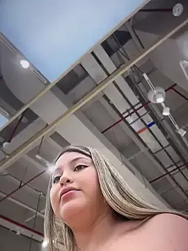 Stripchat Live Porn of lunablossom_
