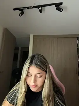 Stripchat Adult Video Chat of lunablossom_