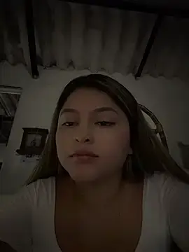 Stripchat Adult Webcam of lunablossom_