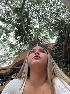 Stripchat Live Sex of lunablossom_