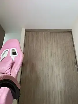 Stripchat Free Live Porn of lunablossom_