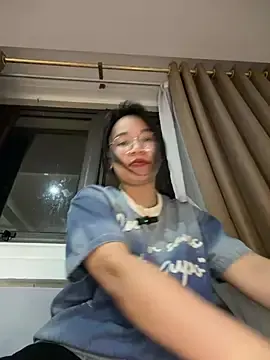 Stripchat Free Live Porn of Emmiuuuu03