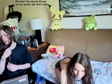 Stripchat Live Sex Cam of manicpixiedreamfrog