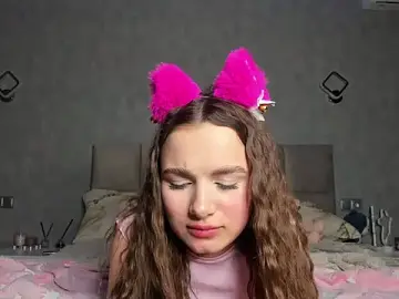 Stripchat Sex Cam of AlinaLuxxx