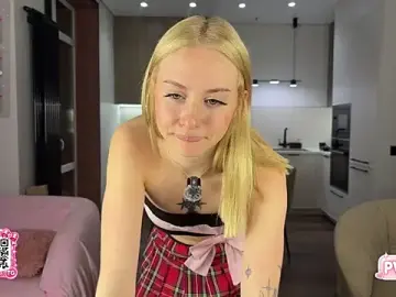 Stripchat Free Porn Cam of BlondieSixSeven