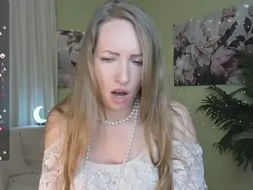 Stripchat Nude Webcam of Queenymel